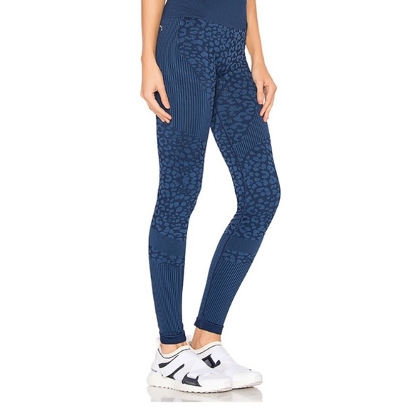 NWOT Revolve Varley Blue cheetah leggings - Picture 2 of 5